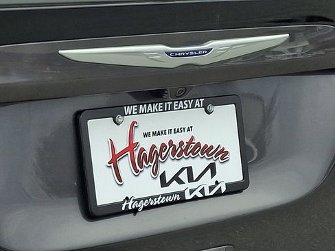 Used 2020 Chrysler Pacifica Touring-L Plus w/ Advanced Safetytec Group image 35