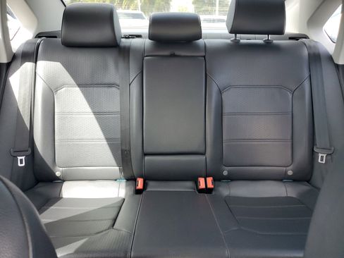 Used 2018 Volkswagen Passat 2.0T R-Line image 26