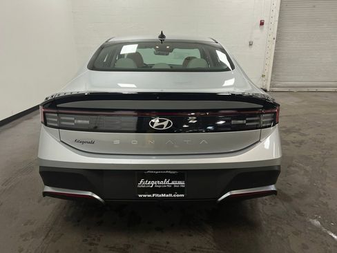 Used 2025 Hyundai Sonata SE image 4