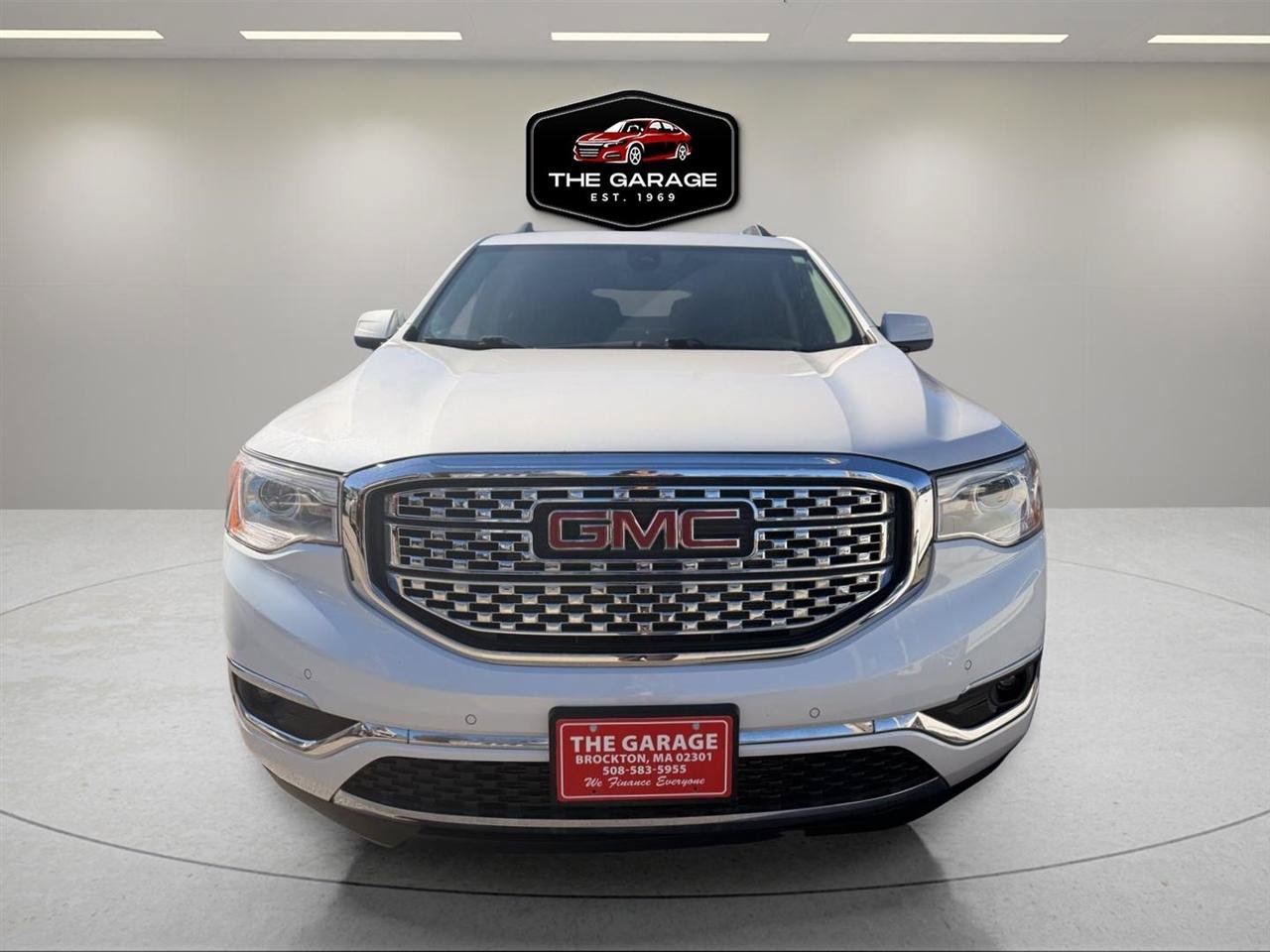 Used 2019 GMC Acadia Denali AWD/4WD image 8