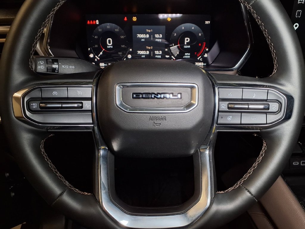 Used 2024 GMC Canyon Denali w/ LPO, Denali Black Edition AWD/4WD image 9