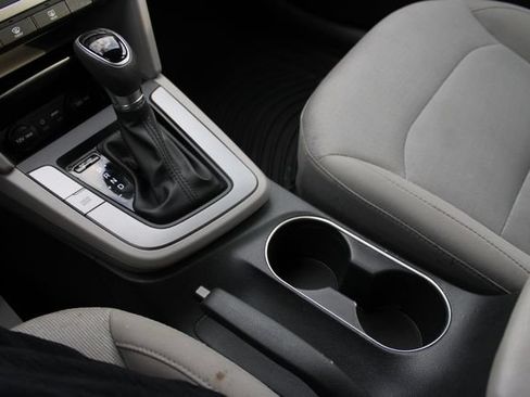 Used 2017 Hyundai Elantra SE FWD image 13