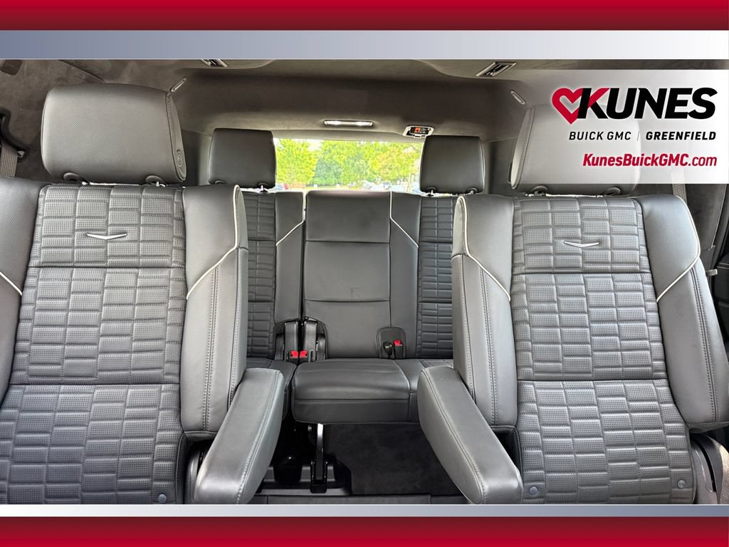 Used 2025 Cadillac Escalade Sport Platinum w/ LPO, Floor Liner Package AWD/4WD image 37