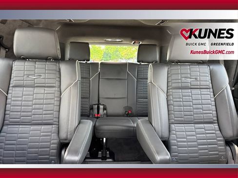 Used 2025 Cadillac Escalade Sport Platinum w/ LPO, Floor Liner Package AWD/4WD image 37
