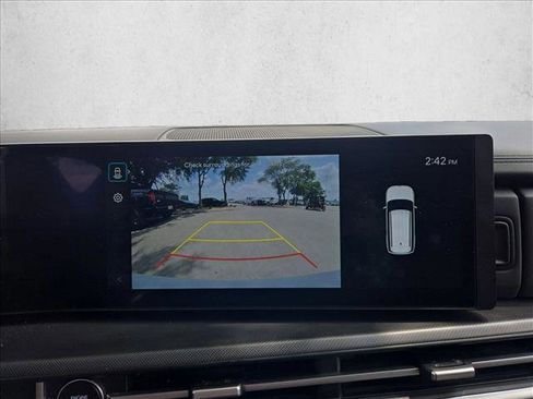 Used 2025 Hyundai Santa Fe SEL AWD/4WD image 13