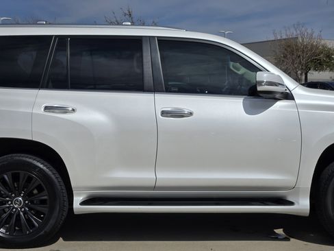 Used 2023 Lexus GX 460 Luxury w/ Sport Design Package image 7