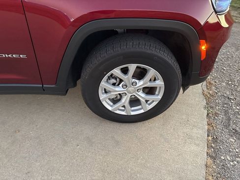 Used 2023 Jeep Grand Cherokee Limited image 51