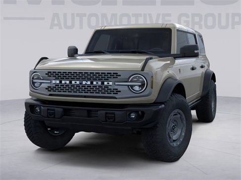 New 2025 Ford Bronco Badlands image 2