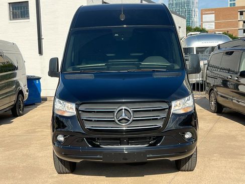 Used 2019 Mercedes-Benz Sprinter 144 image 2