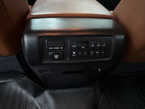 Used 2021 Toyota Sequoia Platinum RWD image 25
