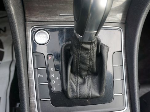 Used 2017 Volkswagen Passat 1.8T SE image 25