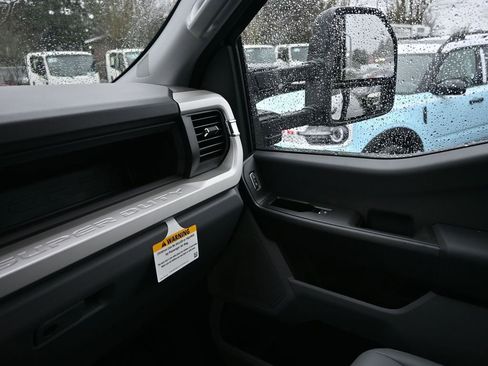 New 2026 Ford F550 4x4 Crew Cab image 15