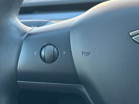 Used 2017 Tesla Model 3 Long Range image 25