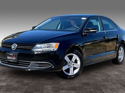 Used 2013 Volkswagen Jetta TDI FWD image 2