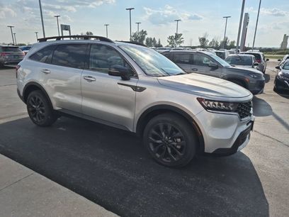 Used 2021 Kia Sorento EX w/ EX AWD X-Line Package
