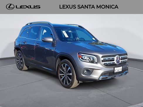 Used 2022 Mercedes-Benz GLB 250 w/ Premium Package Lite image 3