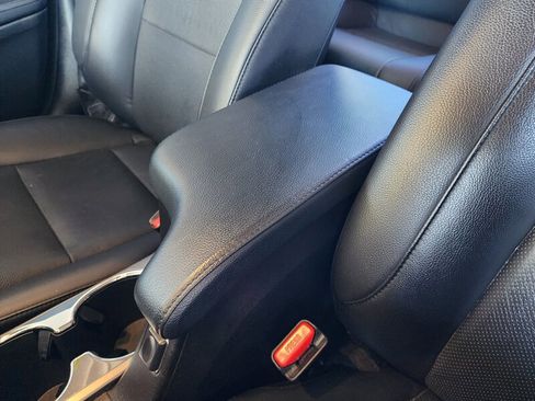 Used 2014 Acura ILX w/ Technology Package image 44