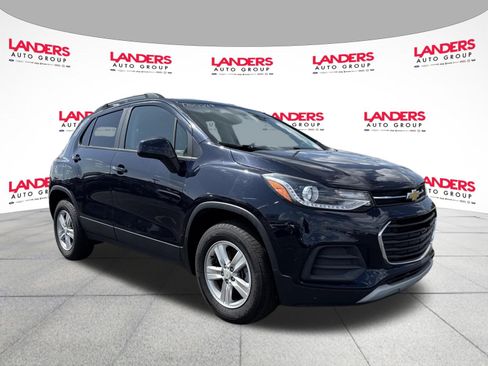 Used 2022 Chevrolet Trax LT w/ Driver Confidence Package AWD/4WD image 1