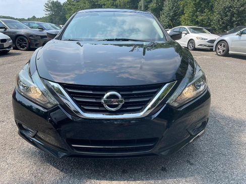 Used 2017 Nissan Altima 2.5 SR w/ Midnight Edition Package FWD image 3