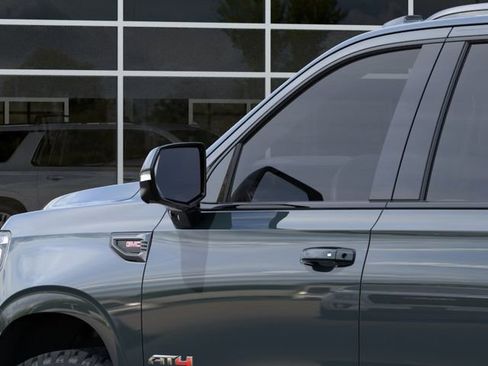 New 2026 GMC Yukon XL AT4 AWD/4WD image 12