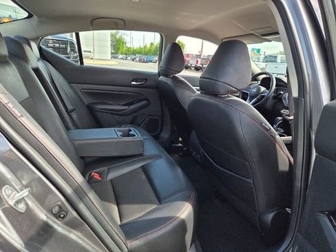 Used 2024 Nissan Altima 2.5 SR FWD image 13