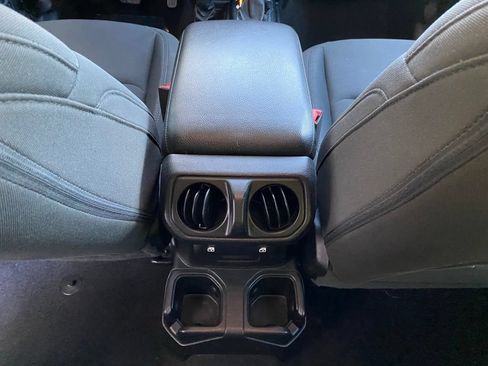 Used 2020 Jeep Wrangler Unlimited Sport S AWD/4WD image 29