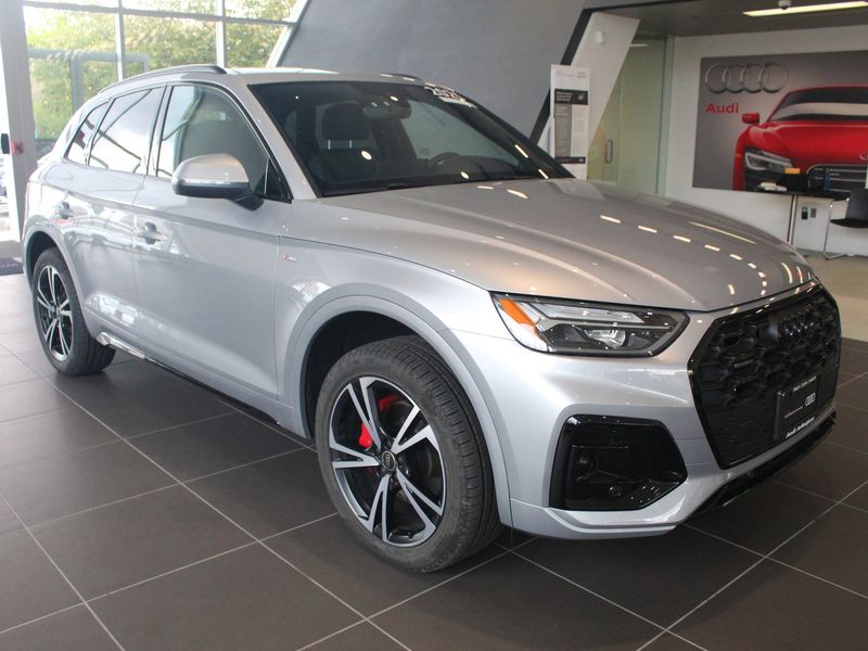 Certified 2025 Audi Q5 2.0T Premium Plus image 1