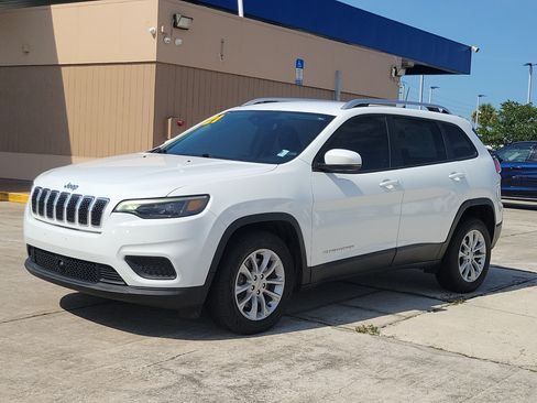 Used 2021 Jeep Cherokee Latitude w/ Mopar Interior Package FWD image 2