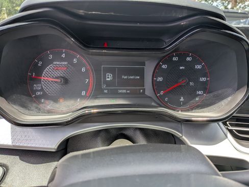 Used 2024 Chevrolet Trax RS w/ Sunroof Package FWD image 27