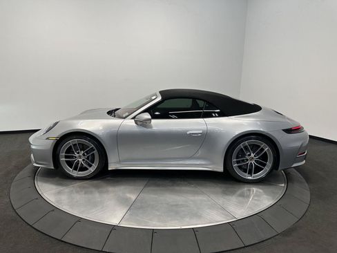 Certified 2025 Porsche 911 Carrera RWD image 3