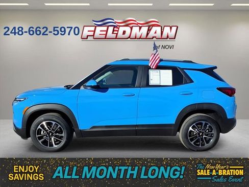 Used 2024 Chevrolet TrailBlazer LT w/ LT Cold Weather Package image 2