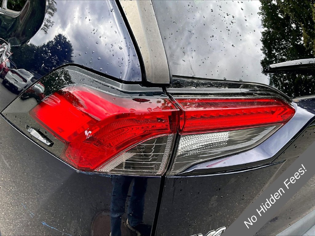 Used 2020 Toyota RAV4 XLE AWD/4WD image 16