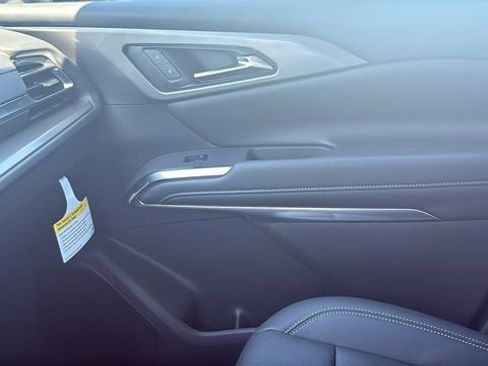 New 2026 Chevrolet Traverse LT w/ Driver Confidence Package FWD image 22