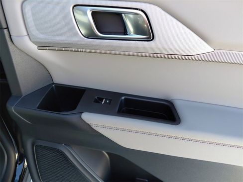 New 2026 Ford Explorer Active w/ Active Comfort Package image 21