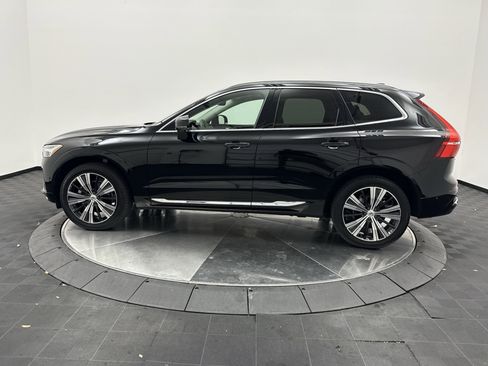 Used 2023 Volvo XC60 B5 Plus AWD/4WD image 3
