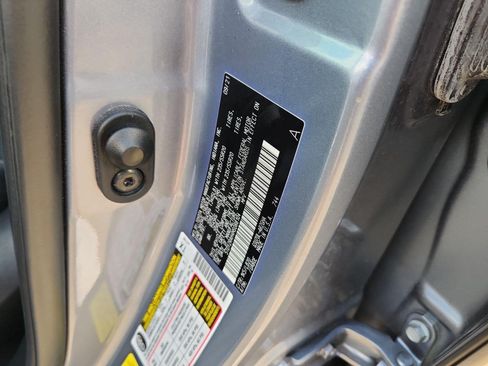 Used 2021 Toyota Highlander Limited FWD image 34