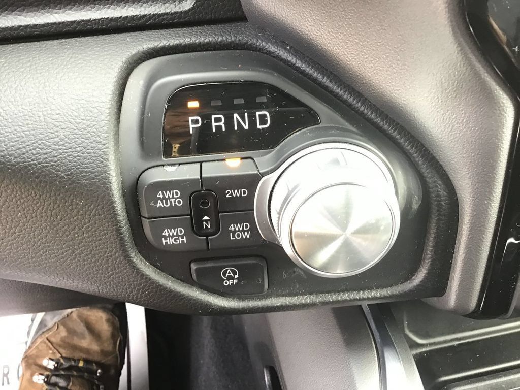 Used 2025 RAM 1500 Laramie AWD/4WD image 15