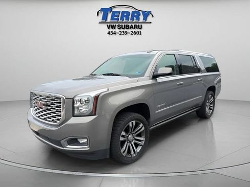 Used 2019 GMC Yukon XL Denali w/ Denali Ultimate Package AWD/4WD image 3