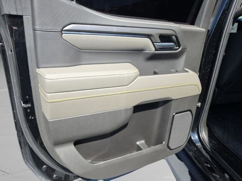 Used 2025 Chevrolet Silverado 1500 ZR2 w/ Technology Package image 28