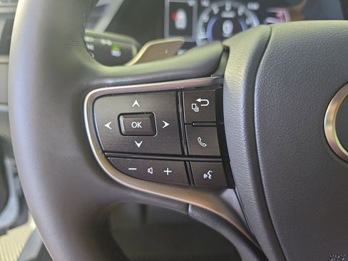 Used 2025 Lexus ES 350 w/ Accessory Package (Z2) image 21