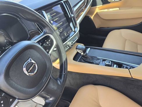 Used 2017 Volvo S90 T6 Momentum w/ Vision Package image 35