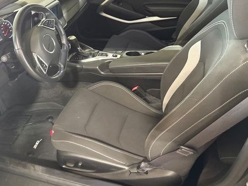 Used 2016 Chevrolet Camaro LT RWD image 4