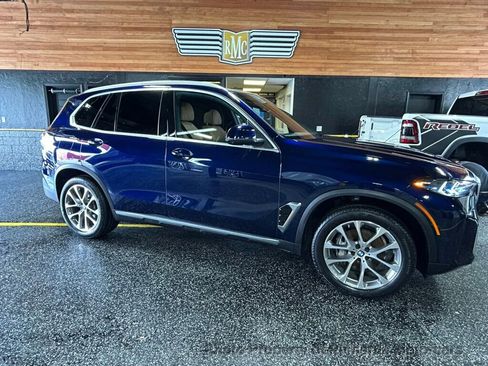 Used 2025 BMW X5 xDrive40i AWD/4WD image 1