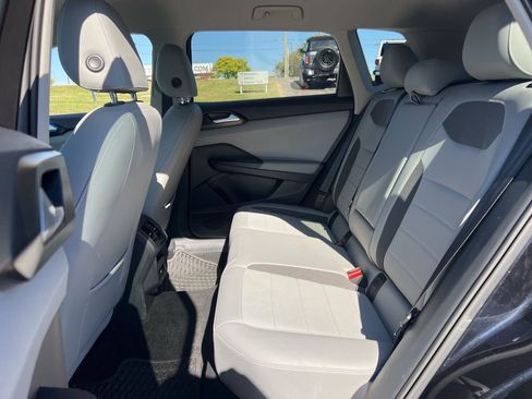 Used 2023 Volkswagen Taos SE image 25