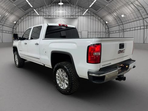 Used 2019 GMC Sierra 2500 SLT w/ Duramax Plus Package AWD/4WD image 3