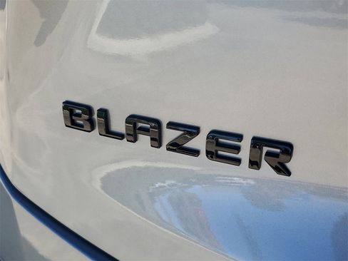 Used 2025 Chevrolet Blazer RS w/ Driver Confidence II Package image 6