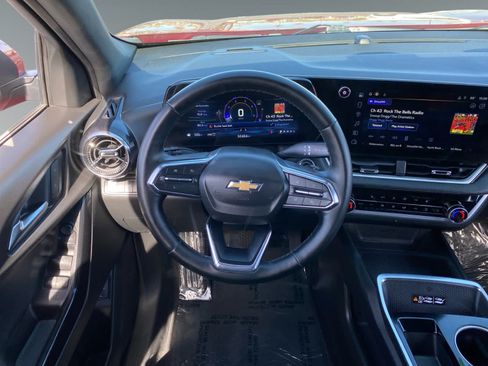 Used 2025 Chevrolet Equinox LT w/ Convenience Package II AWD/4WD image 12