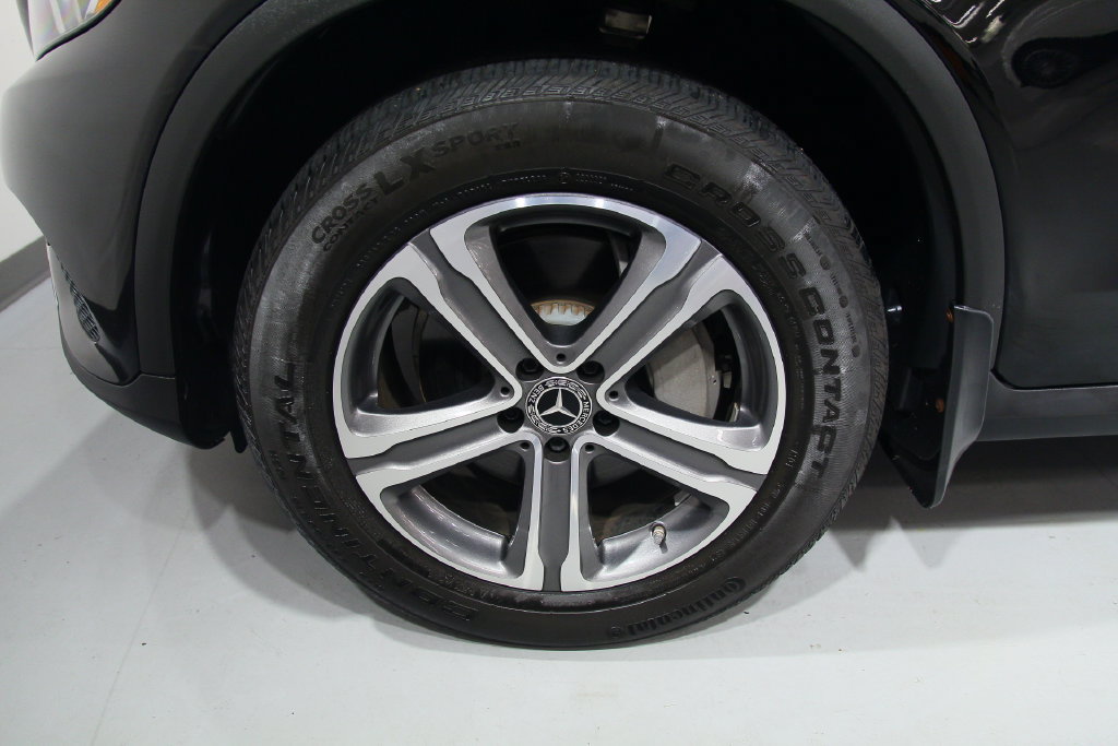 Certified 2019 Mercedes-Benz GLC 300 4MATIC image 16