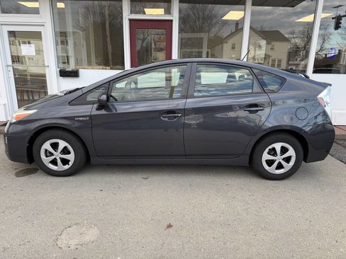 Used 2013 Toyota Prius Two image 1