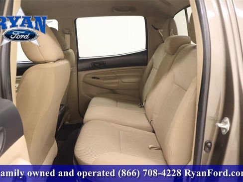 Used 2014 Toyota Tacoma PreRunner image 12